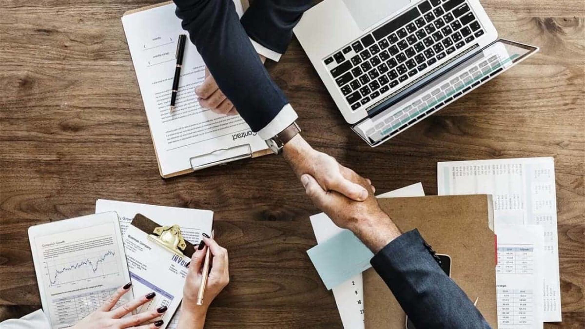 Điều CEO thực sự mua khi ký hợp đồng outsourcing